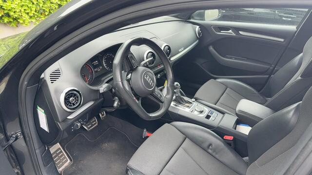 Audi A3 Limousine 35 TFSI 150pk CoD Sport S Line Edition S-Tronic / Navigatie / Cruise Control / Xenon