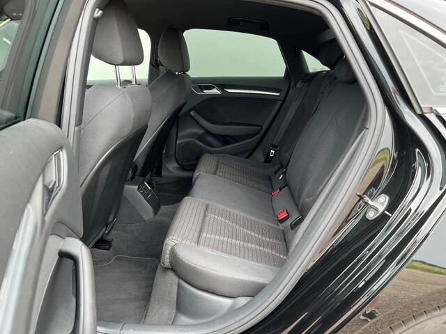 Audi A3 35TFSI 150 PK, S-Line, Camera, Keyless, Trekhaak, NIeuwstaat!