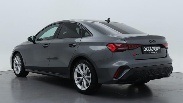 Audi A3 Limousine 30 TFSI S edition | PDC V+A | Camera | Zwart optiek | Audi Sound | Privacy glas |