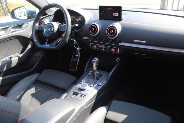 Audi A3 Limousine 2.0 TFSI S3 quattro Panoramadak/Navigatie/Virtual cockpit/Parkeersensoren rondom/Apple carplay/Adaptive cruise control/Stoelverwarming/Climate control/DAB/18'' Lichtmetalen velgen.