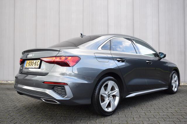 Audi A3 Limousine 35 TFSi Automaat S-Line LED | Carplay | Zwart Leder | 2x S-Line | B&O | Keyless | Sportstoelen