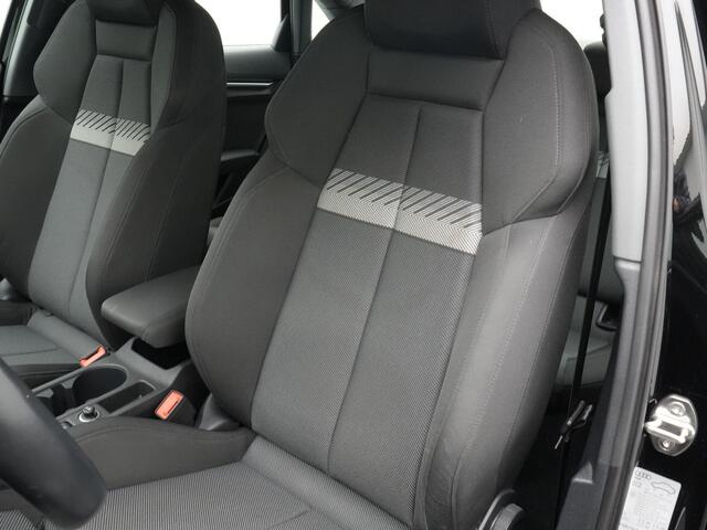 Audi A3 Limousine 30 TFSI 110 pk Business edition | LED | Parkeersensoren achter | Cruise Control | Climatronic | 17 inch