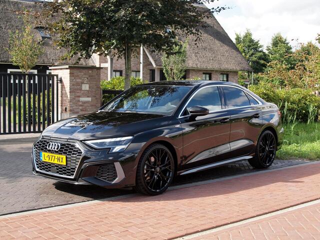 Audi A3 Limousine 35 TFSI S edition Dubbele S-line | Apple Carplay | Nederlandse Auto | Trekhaak |