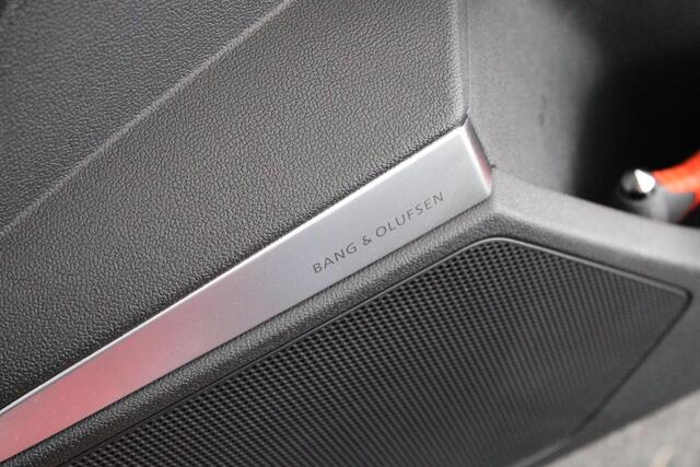 Audi A3 Limousine 30 TFSI 110pk S-Tronic 2x S-Line Leder ACC Virtual Cockpit B&O HUD Stoelverwarming Navigatie