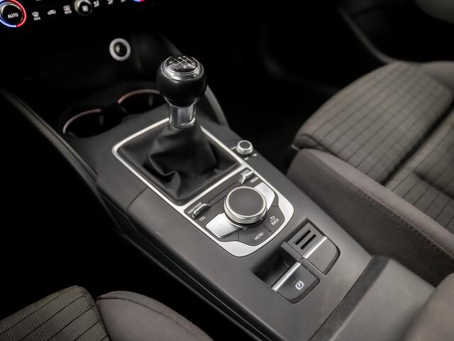 Audi A3 Limousine 1.0 TFSI Sport (GROOT NAVI, CLIMATE, STOELVERWARMING, SPORTSTOELEN, XENON, PARKEERSENSOREN, CRUISE, NIEUWE APK, NIEUWSTAAT)