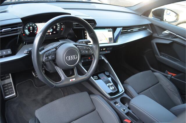 Audi A3 Limousine 35 TFSI 3x S-Line Virtual cockpit | Afgevlakt stuur | Carplay | a.Camera | DAB | LED koplampen