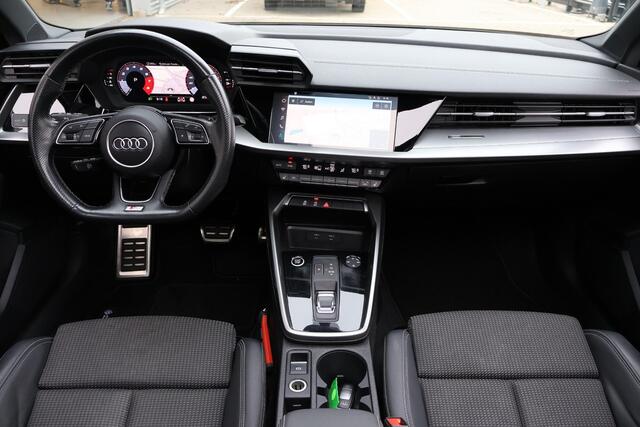 Audi A3 Limousine 30 TFSI S edition NL-Auto | Volledig Onderh. | 1e Eigenaar | PANO | BTW | Maxton | Matrix LED | Stoelverwarming | Pre Sense | Climate | Keyless | Carplay | Navi | PDC |