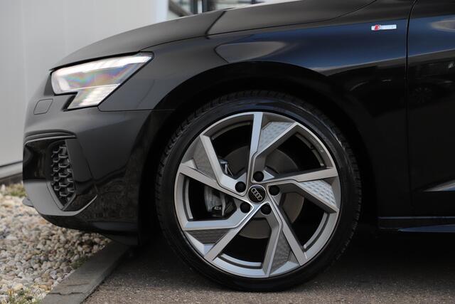 Audi A3 Limousine 35 TFSI S edition 150PK Automaat Panoramadak Virtual 19 inch LMV LED Matrix B&O Audio Black Optic RS Sportstoelen Stoelverwarming Achteruitrijcamera