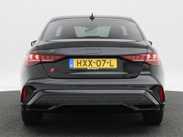 Audi A3 Limousine | 30 TFSI | S edition | | 18 inch velgen | Privacyglas | Sonos 3d | Zwart optiek |