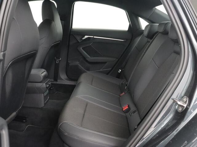 Audi A3 30 TFSI edition one | Stoelverwarming | Matrix LED | Virtual Cockpit | Carplay | Half leder | Navigatie | Parkeerhulp