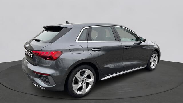 Audi A3 SPORTBACK 30 TFSI S edition / Navigatie / Parkeersensoren / LED