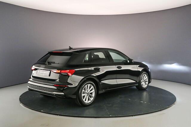 Audi A3 SPORTBACK 30 TFSI AUT | ¤519.- per maand all-in | ¤4.000,- KORTING | | Sportonderstel - Privacy glas - Sportstoelen