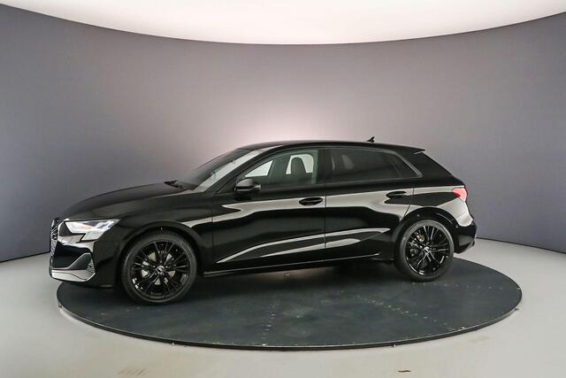 Audi A3 SPORTBACK 30 TFSI AUT | BLACK EDITION | ¤549.- per maand all-in | ¤4.000,- KORTING | Sportonderstel - Privacy glas - Sportstoelen