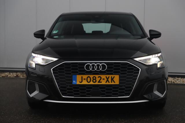 Audi A3 SPORTBACK 30 TFSI Business edition Automaat Leder Sportstoelen Stoelverwarming Virtual Navigatie Clima Cruise 17 inch LMV Full LED Lane Assist