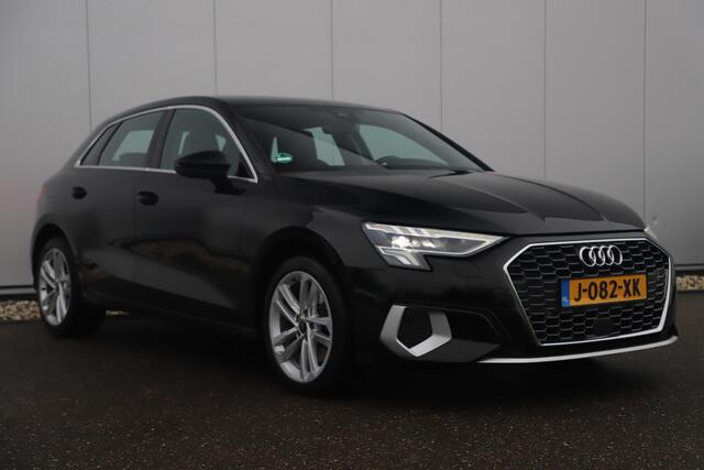 Audi A3 SPORTBACK 30 TFSI Business edition Automaat Leder Sportstoelen Stoelverwarming Virtual Navigatie Clima Cruise 17 inch LMV Full LED Lane Assist