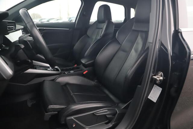 Audi A3 SPORTBACK 30 TFSI Business edition Automaat Leder Sportstoelen Stoelverwarming Virtual Navigatie Clima Cruise 17 inch LMV Full LED Lane Assist