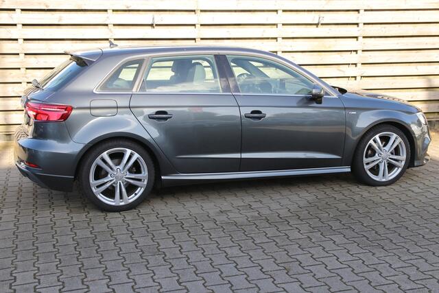 Audi A3 SPORTBACK 35 TFSI CoD Sport S Line Edition / Navi / Climate