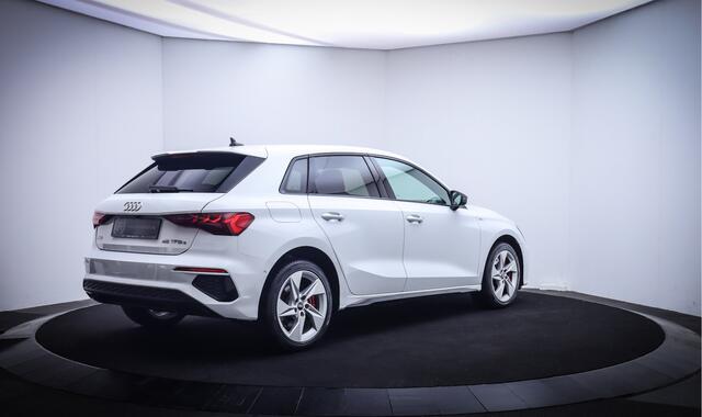Audi A3 SPORTBACK 45TFSIe S-LINE Edition LED | CAMERA | STOELVERW. | SFEERVERLICHTING | ACC | LANEASSIST | DAB
