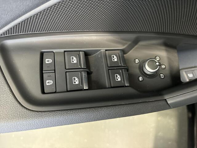 Audi A3 SPORTBACK 45 Tfsie 245pk S-tronic S edition Competition · Apple/Android Car Play · Navi · P-Sensoren · Stoelverwarming · Trekhaak · 17'' Inch · Garantie t/m 05-01-2028 of 100.000km