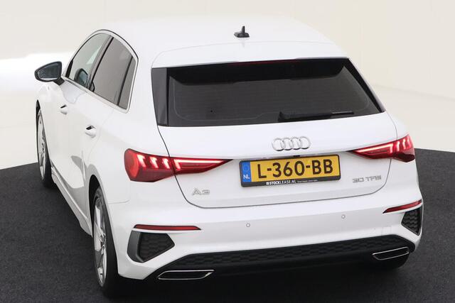 Audi A3 SPORTBACK 30 TFSI S edition / LED / S-Line Interieur & Exterieur / Navigatie / Camera / Donker Glas / 17" LMV