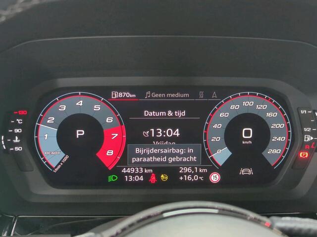 Audi A3 SPORTBACK 30 TFSI S edition / LED / S-Line Interieur & Exterieur / Navigatie / Camera / Donker Glas / 17" LMV