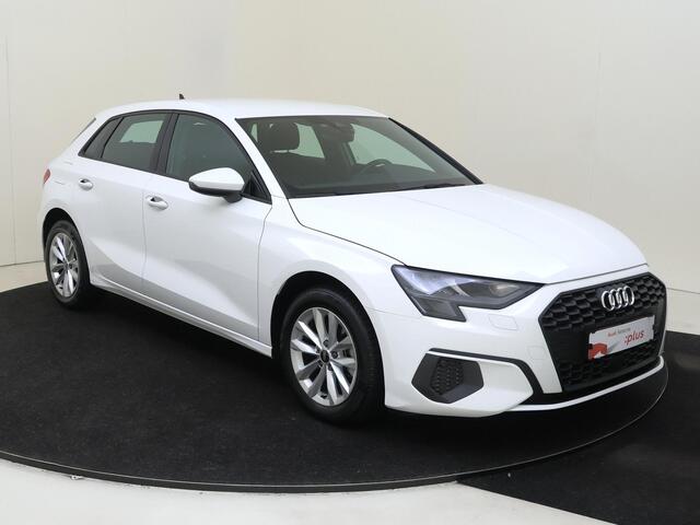 Audi A3 SPORTBACK 30 TFSI Attitude | CarPlay | Draadloze telefoonlader | Cruise control | Virtual cockpit | Parkeersensoren achter | Lane- en frontassist |