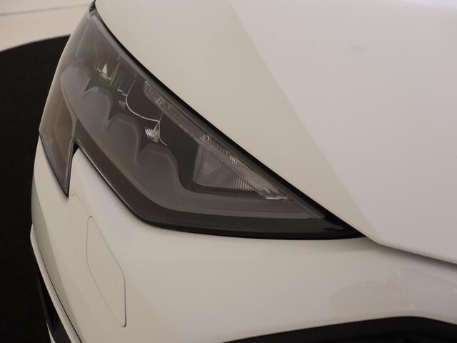 Audi A3 SPORTBACK 30 TFSI Attitude | CarPlay | Draadloze telefoonlader | Cruise control | Virtual cockpit | Parkeersensoren achter | Lane- en frontassist |