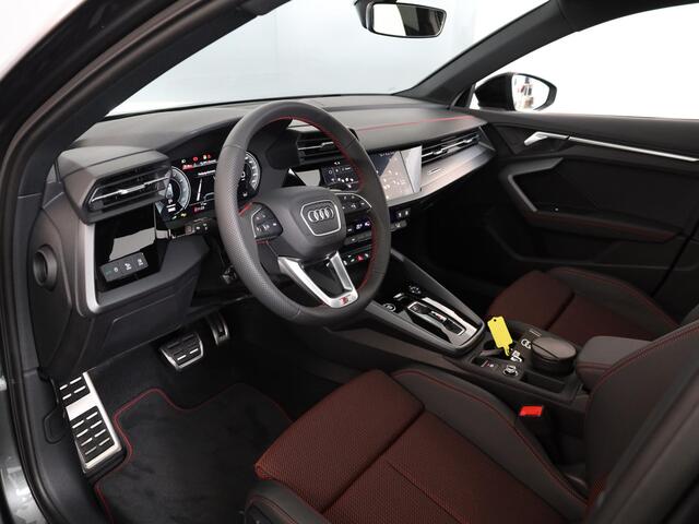 Audi A3 SPORTBACK 45 TFSI e S edition Competition 272 pk S-tronic| Navigatie | Panoramadak | Parkeersensoren (Park assist) | Achteruitrijcamera | Adaptieve cruise control | Matrix LED koplampen |