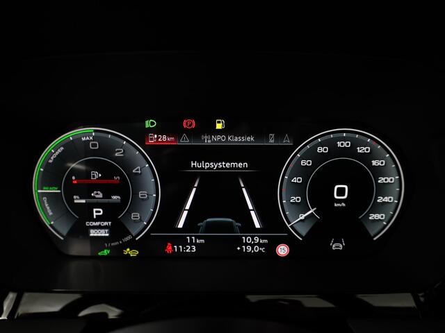 Audi A3 SPORTBACK 45 TFSI e S edition Competition 272 pk S-tronic| Navigatie | Panoramadak | Parkeersensoren (Park assist) | Achteruitrijcamera | Adaptieve cruise control | Matrix LED koplampen |
