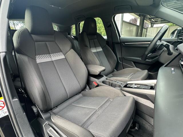 Audi A3 SPORTBACK 30 TFSI Business edition Automaat/VTcockpit/Trekhaak/Led/Cruise/PDC