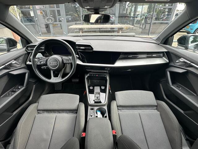 Audi A3 SPORTBACK 30 TFSI Business edition Automaat/VTcockpit/Trekhaak/Led/Cruise/PDC
