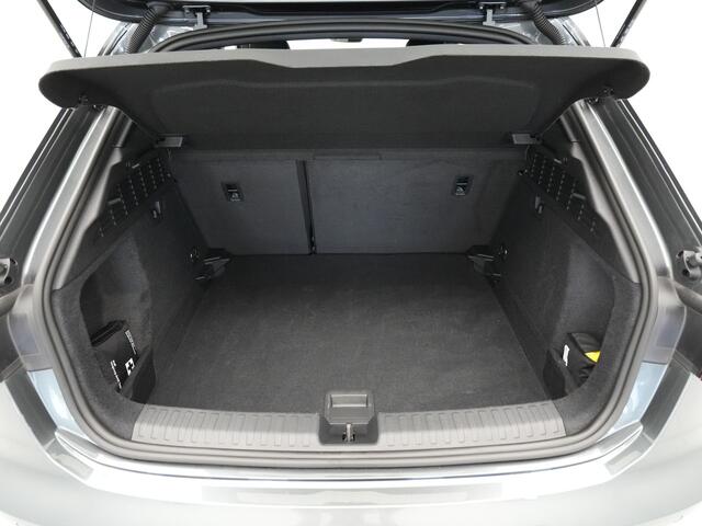 Audi A3 SPORTBACK 30 TFSI 110pk S edition Navigatie, Carplay, S line