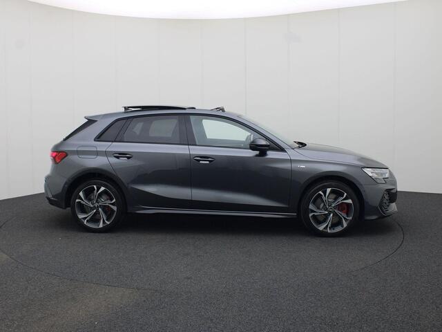 Audi A3 SPORTBACK 45 TFSIe 272kW/272PK S Line Competition · Panoramadak · Drive select · Camera + Parkeersensoren · Garantie tot april 2027