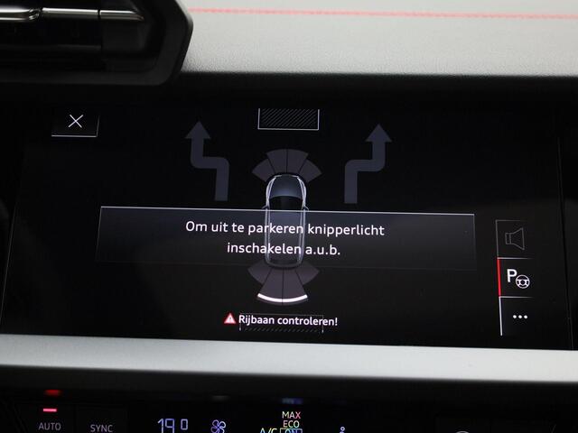 Audi A3 SPORTBACK 45 TFSIe 272kW/272PK S Line Competition · Panoramadak · Drive select · Camera + Parkeersensoren · Garantie tot april 2027