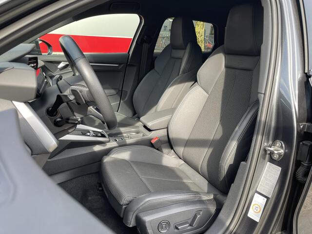 Audi A3 SPORTBACK 40 TFSI e S edition Competition 18"/B&O/Elektrische stoel + memory/Camera/Trekhaak/Keyless/Matrix LED/Adaptieve cruise/Elektrische klep/Stoelverwarming/Keyless