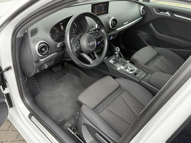 Audi A3 SPORTBACK 1.4 e-tron Sport | Trekhaak wegklapbaar | Stoelverwarming | Climate