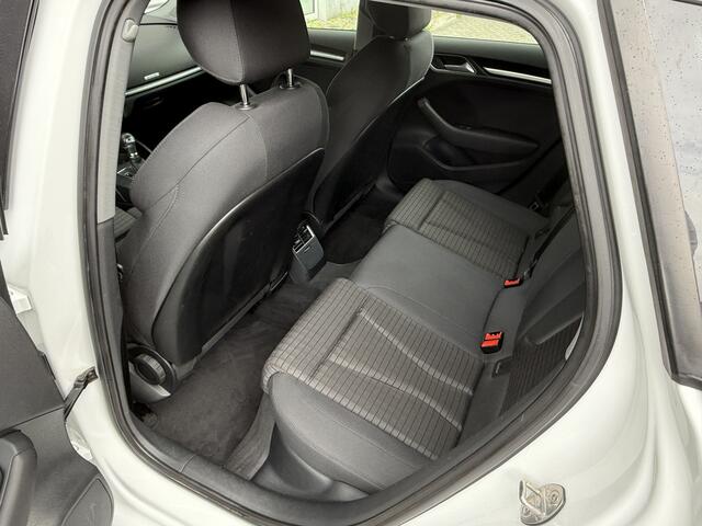 Audi A3 SPORTBACK 1.4 e-tron Sport | Trekhaak wegklapbaar | Stoelverwarming | Climate