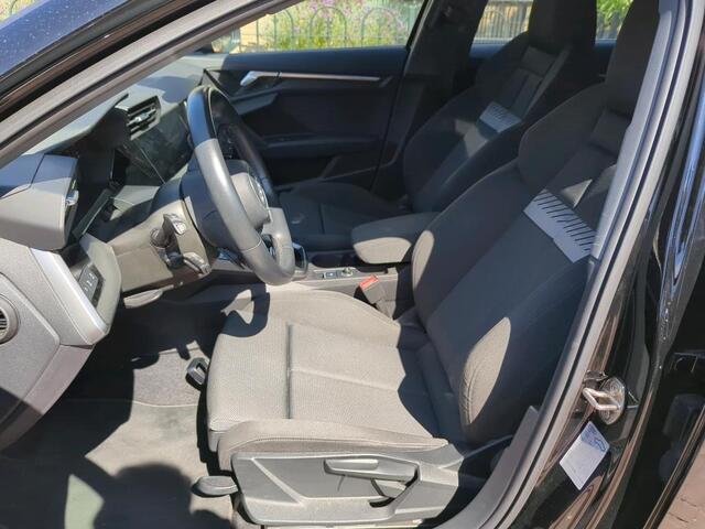 Audi A3 SPORTBACK 30 TFSI 110pk S-Tronic Advanced edition / LED / Navigatie / Climate Control / Parkeersensoren Achter / 17" LMV