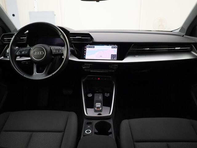 Audi A3 SPORTBACK 35 TFSI/150PK Advanced · Navigatie · Stoelverwarming · Parkeersensoren