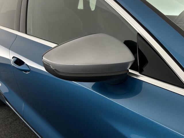 Audi A3 SPORTBACK 35 TFSI 150pk S-Line edition one Panoramadak Stoelverwarming ACC Virtual Cockpit Navigatie