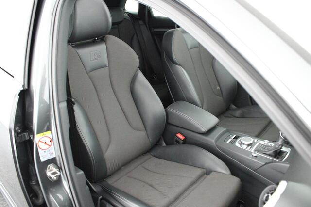 Audi A3 SPORTBACK 40 e-tron 204pk S-Line Trekhaak Keyless Stoelverwarming Panoramadak Navigatie