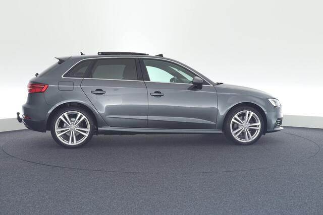 Audi A3 SPORTBACK 40 e-tron 204pk S-Line Trekhaak Keyless Stoelverwarming Panoramadak Navigatie