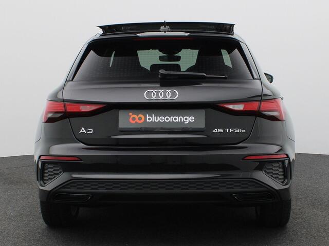 Audi A3 SPORTBACK 45 TFSI e S edition Competition 245PK S-tronic Pano-Schuifdak, Keyless, Stoelverwarming, Adaptive cruise control, Lane Assist, Apple Carplay/Android Auto, Parkeersensoren voor en achter, 17" LM Velgen