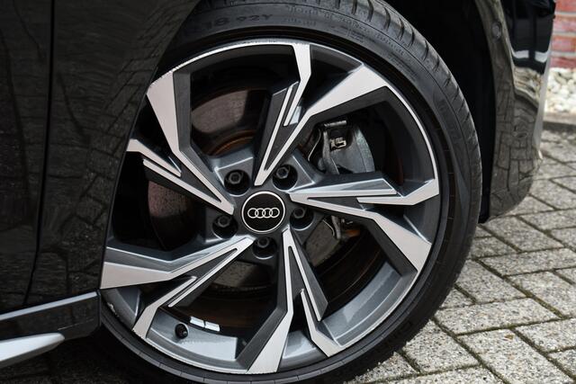 Audi A3 SPORTBACK 40 TFSI e S-Line Pano ACC S-zetels 18inch