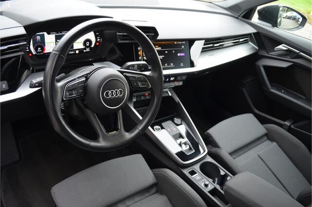 Audi A3 SPORTBACK 30 TFSI Advanced Carplay | Stoelverwarming | Sportstoelen | Donkere hemel | Adaptive Cruise | Virtual cockpit