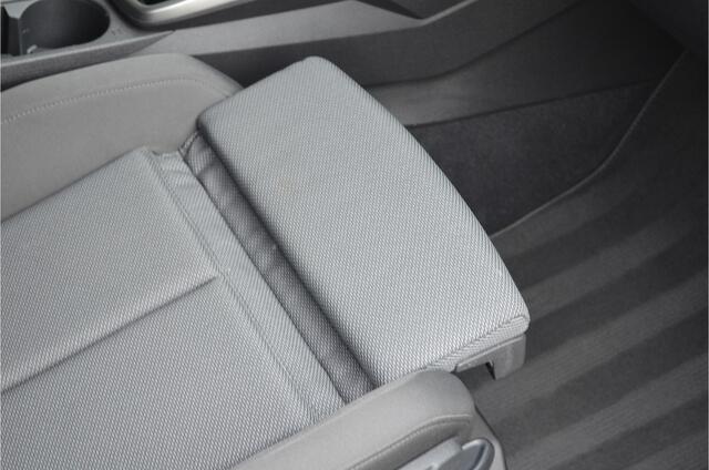 Audi A3 SPORTBACK 30 TFSI Advanced Carplay | Stoelverwarming | Sportstoelen | Donkere hemel | Adaptive Cruise | Virtual cockpit