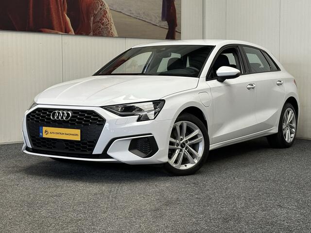 Audi A3 SPORTBACK 40 TFSI e EDITION PHEV NAVIGATIE CRUISE CONTROL CLIMATE CONTROL BLUETOOTH TELEFOON APPLE CARPLAY/ANDROID RIJSTROOKSENSOREN KEYLESS GO PDC ZEER MOOI !! 3010