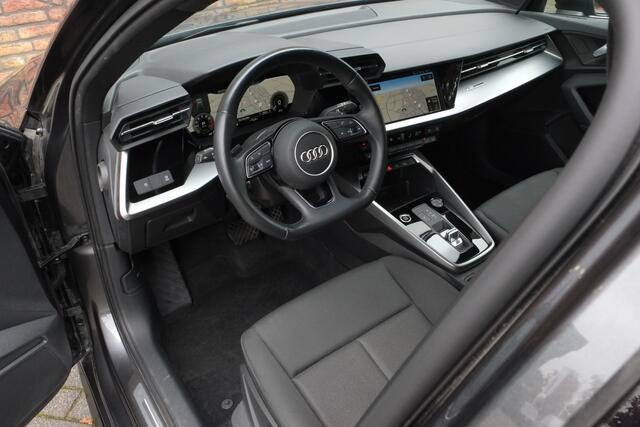 Audi A3 SPORTBACK 40 TFSI e S-LINE Achteruitrijcamera, Navigatie, Carplay