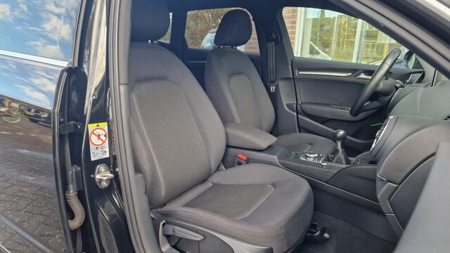 Audi A3 SPORTBACK 1.0 TFSI Sport Edition, 19 Inch. Lichtmetalen velgen, NL auto!