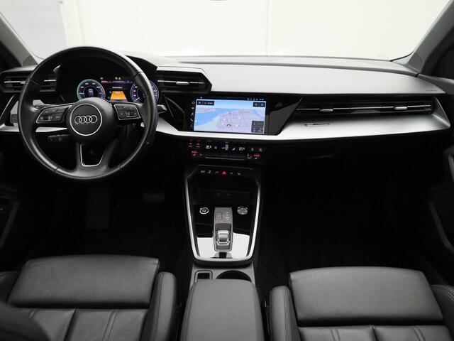 Audi A3 SPORTBACK 40 TFSIe 150kW/204PK S Line · Panoramadak · Leder · Camera · Stoelverwarming